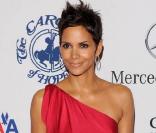 Halle Berry, à l'occasion du 32e Carousel of Hope Ball, au Beverly Hilton de Los Angeles, le 23 octobre 2010.