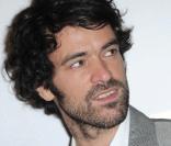 Romain Duris, à l'occasion de l'avant-première de  L'homme qui voulait vivre sa vie , dans l'enceinte du Gaumont Marignan, sur les Champs-Elysées, à Paris, le 28 octobre 2010.