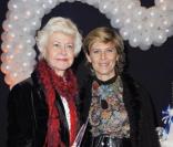 Comtesse Anne d'Ornano et sa fille Catherine lors de la générale de la comédie musicale Mamma Mia au Théâtre Mogador à Paris le 28 octobre 2010