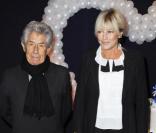 Philippe Gildas et son épouse Maryse lors de la générale de la comédie musicale Mamma Mia au Théâtre Mogador à Paris le 28 octobre 2010