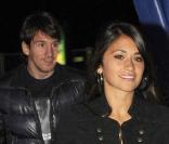 Lionel Messi et sa compagne Antonella Roccuzzo à la grande première du Cirque du Soleil à Barcelone le 6 novembre 2010