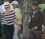 50 Cent et Chelsea Handler sortent d'un restaurant ensemble, à Los Angeles le 31 octobre 2010