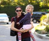 Jennifer Garner va chercher sa fille Violet à l'école (9 novembre 2010 à Los Angeles)