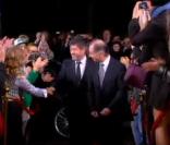 Chevallier et Laspalès arrivent dans le studio Gabriel pour l'émission Champs-Elysées (diffusée le 13 novembre 2010 sur France 2)