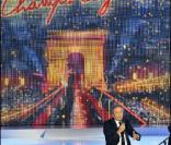 Michel Drucker pendant l'émission Champs-Elysées, en direct sur France 2 (13 novembre 2010)