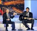 Michel Drucker et Patrick Bruel pendant l'émission Champs-Elysées, en direct sur France 2 (13 novembre 2010)