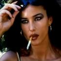 Monica Bellucci : Honorée, elle pose avec fierté et élégance !