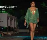 Certaines Miss défilent en bikini aux Maldives