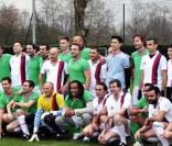 Yannick Noah rencontre l'équipe de Romilly-sur-Seine, berceau du Coq Sportif, pour l'association Les Enfants de la terre, le 25 novembre 2010