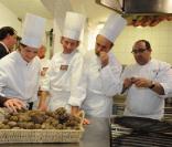 Capucine Pauchet, Gwendal Peizerat, Serge Dupire, Philippe Da Silva lors de la 14ème édition de la soirée La toque et les Sportifs, avec le chef Philippe Da Silva aux Gorges de Pennafort à Callas dans le Var en novembre 2010<br />
