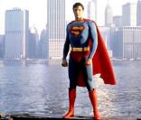 Le costume de  Superman , sera mis en vente en décembre 2010.