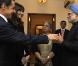 Carla Bruni et Nicolas Sarkozy sont reçus par le Premier ministre indien, Manmohan Singh et son épouse. New Delhi, le 5 décembre