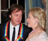 Paul McCartney et Hillary Clinton lors de la remise des 33e honneurs du Kennedy Center à Washington le 5 décembre 2010