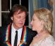 Paul McCartney et Hillary Clinton lors de la remise des 33e honneurs du Kennedy Center à Washington le 5 décembre 2010