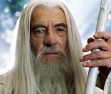 Ian McKellen, ici dans le  Seigneur des Anneaux , reprend son rôle dans  Bilbo The Hobbit .