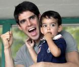 Kaka, ici avec son petit Luca de 2 ans, sera papa pour la deuxième fois en avril 2011.