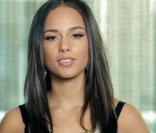 Alicia Keys dans le clip de We Want peace d'Emmanuel Jal