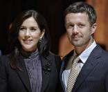 Mary et Frederik de Danemark, après la fin des importants et coûteux travaux de rénovation du palais Frederik VIII, y ont emménagé fin 2010. L'occasion d'y inviter le  Vogue  allemand avant l'arrivée des jumeaux...