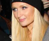 Paris Hilton s'offre une séance de shopping à New York, il y a quelques jours, en compagnie de son petit ami Cy Waits, de sa maman Kathy, et de sa tante Kyle Richards.