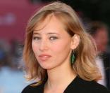 Isild Le Besco : L'ambitieuse cinéaste doit beaucoup au père de son enfant !