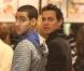 Marc Anthony et un ami font du shopping à Hollywood, le 22 décembre 2010.