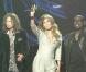Jennifer Lopez, Steven Tyler et Randy Jackson vous souhaitent de joyeuses fêtes en musique.
