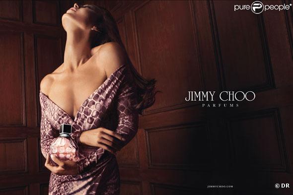 Le premier parfum Jimmy Choo, dont la sortie est prévue pour février2011.