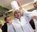 Nadine Morano lors de la visite de l'atelier de fabrication de la galette des rois et l'école de formation professionnelle du groupe Lenôtre, à Plaisir, le 5 janvier 2011. 