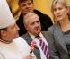 David Douillet et Nadine Morano lors de la visite de l'atelier de fabrication de la galette des rois et l'école de formation professionnelle du groupe Lenôtre, à Plaisir, le 5 janvier 2011. 