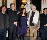 Bruno Lochet, Benoît Delépine, Yolande Moreau et Bertrand Tavernier, à l'occasion de la remise du prix Henri-Jeanson 2011, dans l'enceinte de la SACD, à Paris, le 17 janvier 2011.