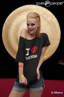 La ravissante Lydia Hearst, 26 ans, vit une belle romance avec Jeff Goldblum, 58 ans.