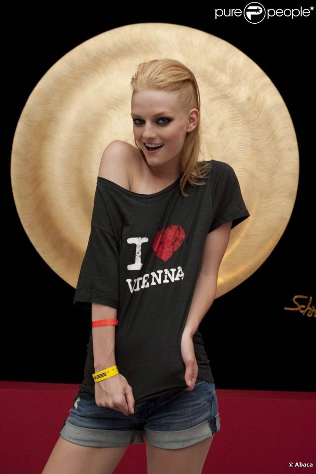La ravissante Lydia Hearst, 26 ans, vit une belle romance avec Jeff Goldblum, 58 ans.