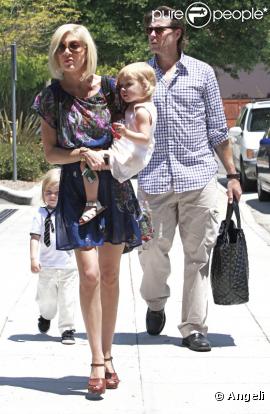 Tori Spelling, son époux Dean McDermott, et leurs enfants Stella et Liam. 