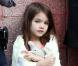 Suri Cruise, toujours en fourrure et les jambes nues dans le froid hivernal !
