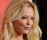 Charlotte Ross à l'occasion de l'avant-première de  Waiting for Forever , danq l'enceinte de The Grove, à Los Angeles, le 1er février 2011.