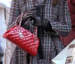 Leighton Meester avec son sac Mademoiselle rouge verni, on adore ! 