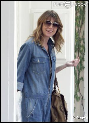 Ellen Pompeo sort d'un institut John Frieda et son mari vient la chercher (1er février 2011 à Los Angeles)