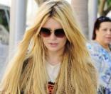 Le look tomboy est en vogue chez les stars, mais Mischa Barton devrait s'abstenir et se cantonner à son look bohème chic en août 2010. 
