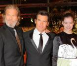 Jeff Bridges, Josh Brolin et Hailee Steinfeld à l'occasion de la présentation de  True Grit , en ouverture de la 61e Berlinale, le 10 février 2011.