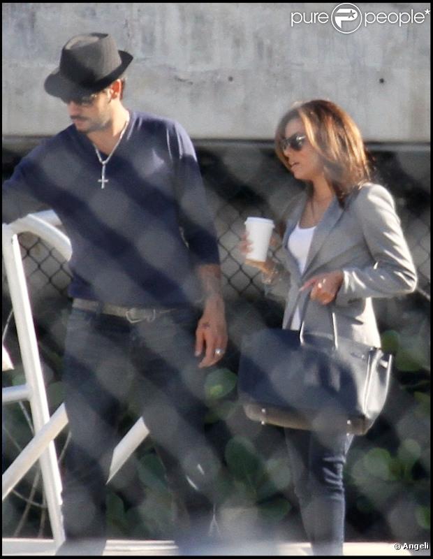 Eva Longoria et Eduardo Cruz sur un yacht à Miami le 5 février 2011