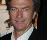 Philippe Caroit, personnage principal de R.I.S (Recherches et Investigations Scientifiques) a bien du mal à lutter face au charismatique Horatio Caine. Ce n'est pas vraiment sa faute, son personnage Gilles Sagnac a le charisme d'une moule ! 