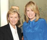 Tina Brown et Kate Betts lors d'un déjeuner organisé par la maison Tod's pour  célébrer la sortie du livre Michelle Obama and the power of style, le 10 février 2011