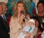 Céline Dion et René Angélil arrivent à Las Vegas avec leurs trois enfants. 16/02/2011