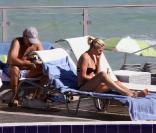 Kelsey Grammer et sa future femme Katye Walsh, en vacances à Miami, le 17 février 2011