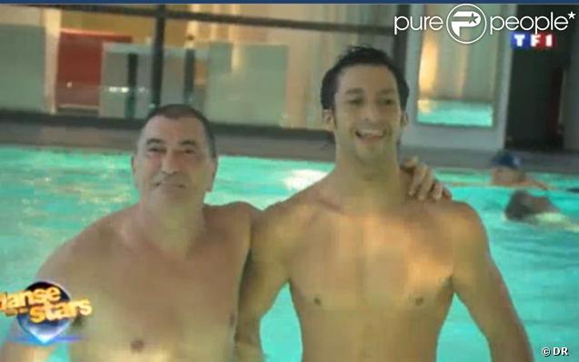 Jean-Marie Bigard s'essaye au porté avec Fauve dans une piscine, coaché par Leandro