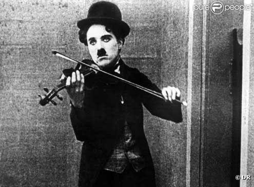 Charlie Chaplin dans Le Vagabond 