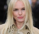 Kate Bosworth arrive au défilé Burberry Prorsum à la Fashion Week de Londres, le 21 février 2011.