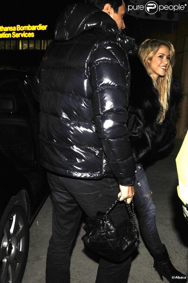 Shakira et Gerard Piqué à l'aéroport de Berlin, le 23 février 2011