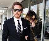 Drew Barrymore se balade avec un ami, Will Kopelman à Beverly Hills, le 23 février 2011