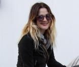 Drew Barrymore se balade avec un ami, Will Kopelman à Beverly Hills, le 23 février 2011